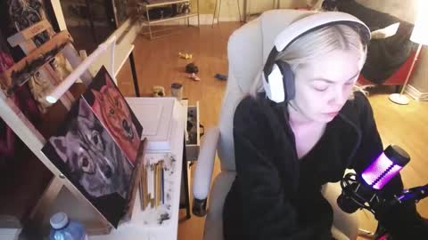 Snapshot of tinykylie chatting on 02.12.25 stage Kylie Sinner brand CLITBAIT online show from 02.12.25