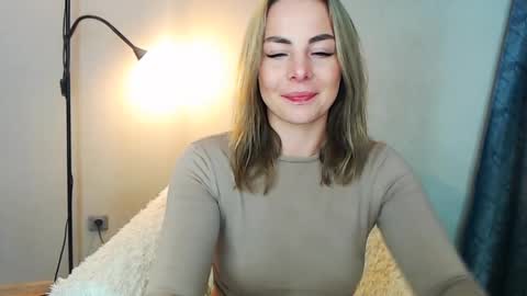 Snapshot of tokens_are_sexy chatting on 12.28.24 tokens_are_sexy online show from 12.28.24