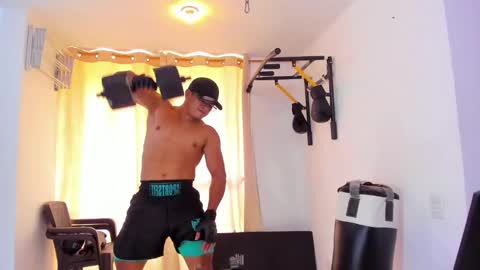 Snapshot of tom_kingfit chatting on 12.06.24 SPORTSFIT29 online show from 12.06.24