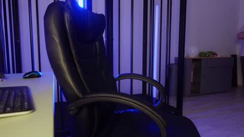 Snapshot of tommy_burnzzz chatting on 01.10.25 tommy burnzzz online show from 01.10.25