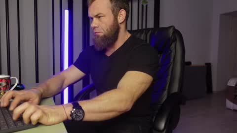 Snapshot of tommy_burnzzz chatting on 02.13.25 tommy burnzzz online show from 02.13.25