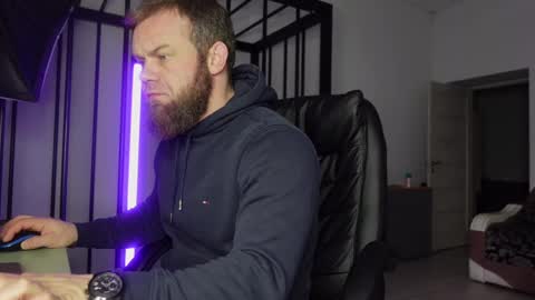 Snapshot of tommy_burnzzz chatting on 03.04.25 tommy burnzzz online show from 03.04.25