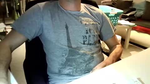 Snapshot of tomtom02029 chatting on 12.13.24 Tom online show from 12.13.24