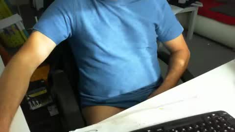 Snapshot of tomtom02029 chatting on 10.15.25 Tom online show from 10.15.25