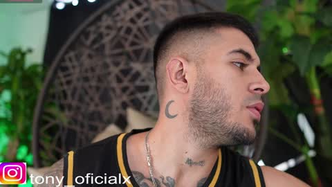 Snapshot of tony_newmen chatting on 02.08.25 tony online show from 02.08.25