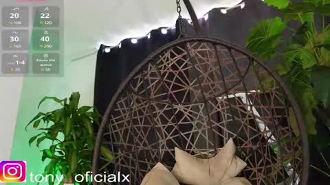 Snapshot of tony_newmen chatting on 02.09.25 tony online show from 02.09.25