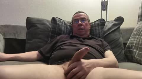 Snapshot of tonyhandjob chatting on 12.21.24 tonyhandjob online show from 12.21.24