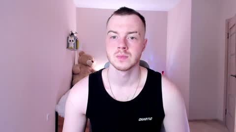 Snapshot of toohornyserj chatting on 01.07.25 toohornyserj online show from 01.07.25