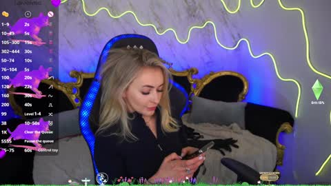 Snapshot of top_grace chatting on 01.22.25 top_grace online show from 01.22.25