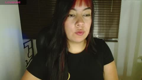 Snapshot of torres_karla chatting on 03.08.25 karla online show from 03.08.25