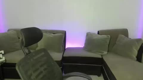 Snapshot of transmanilasue chatting on 02.25.25 Sue online show from 02.25.25