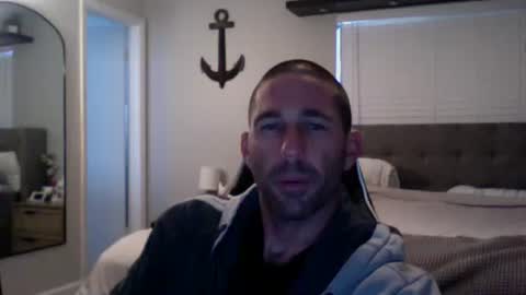 Snapshot of traviskenn chatting on 12.02.24 TravisKenn online show from 12.02.24