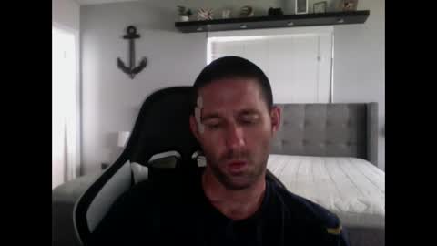 Snapshot of traviskenn chatting on 12.28.24 TravisKenn online show from 12.28.24