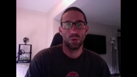 Snapshot of traviskenn chatting on 03.06.25 TravisKenn online show from 03.06.25