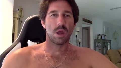 Snapshot of traviskenn chatting on 09.15.25 TravisKenn online show from 09.15.25