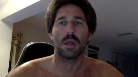 Snapshot of traviskenn chatting on 09.26.25 TravisKenn online show from 09.26.25