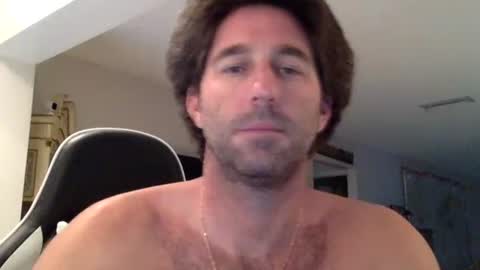 Snapshot of traviskenn chatting on 10.23.25 TravisKenn online show from 10.23.25