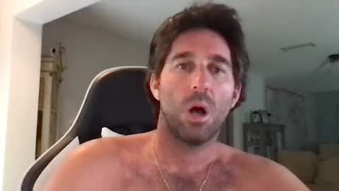 Snapshot of traviskenn chatting on 10.24.25 TravisKenn online show from 10.24.25