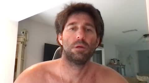 Snapshot of traviskenn chatting on 11.09.25 TravisKenn online show from 11.09.25