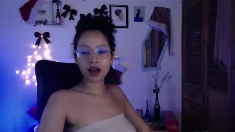 Snapshot of treasuresz chatting on 12.26.24 Emily online show from 12.26.24