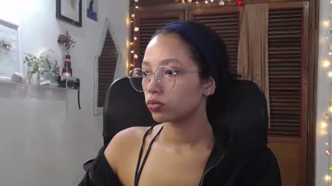 Snapshot of treasuresz chatting on 01.21.25 Emily online show from 01.21.25