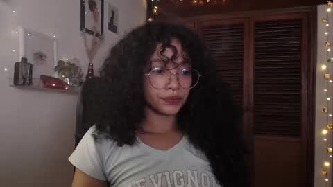 Snapshot of treasuresz chatting on 03.04.25 Emily online show from 03.04.25