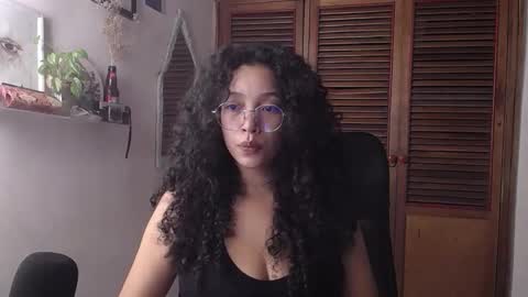 Snapshot of treasuresz chatting on 09.25.25 Emily online show from 09.25.25