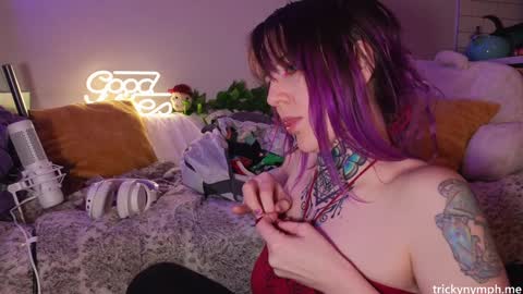 Snapshot of tricky_nymph chatting on 03.11.25 Cassie online show from 03.11.25