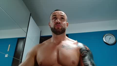 Snapshot of tridentmuscles chatting on 01.08.25 tridentmuscles online show from 01.08.25