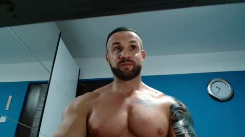 Snapshot of tridentmuscles chatting on 01.12.25 tridentmuscles online show from 01.12.25