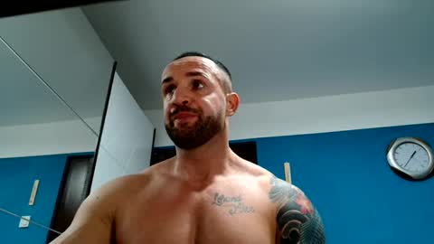 Snapshot of tridentmuscles chatting on 02.10.25 tridentmuscles online show from 02.10.25