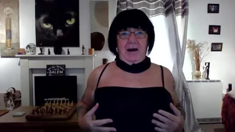 Snapshot of trinity1011 chatting on 10.21.25 trinity1011 online show from 10.21.25