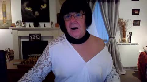 Snapshot of trinity1011 chatting on 11.08.25 trinity1011 online show from 11.08.25