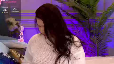 Snapshot of trisha_winslet chatting on 02.22.25 trisha_winslet online show from 02.22.25