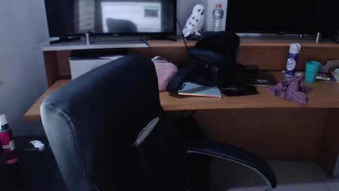 Snapshot of trixxiee_ chatting on 12.16.24 trixxiee_ online show from 12.16.24