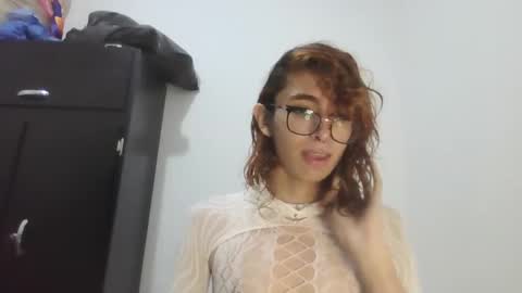 Snapshot of trixy_roses chatting on 12.20.24 Trixy Rose online show from 12.20.24