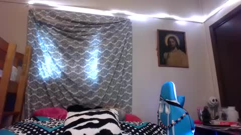 Snapshot of truckerswifetobe chatting on 12.15.24 TruckersWifeToBe online show from 12.15.24