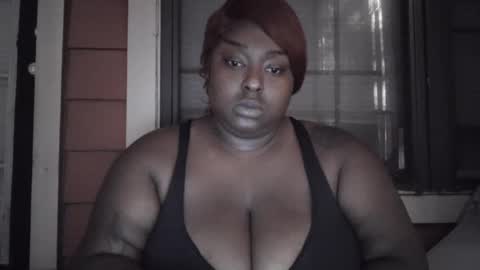 Snapshot of tsunamiiibee chatting on 10.09.25 tsunamiiibee online show from 10.09.25