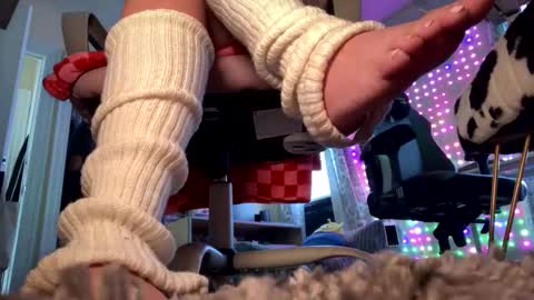 Snapshot of tsunderenextdoor chatting on 09.10.25 MOCHI NEXT DOOR online show from 09.10.25