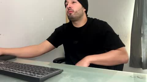 Snapshot of tuamante000 chatting on 12.06.24 Stimulation make me Cum in Public or in Pvt online show from 12.06.24