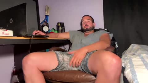 Snapshot of tuamante000 chatting on 03.02.25 Stimulation make me Cum in Public or in Pvt online show from 03.02.25