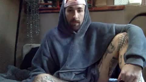 Snapshot of tuhands chatting on 01.21.25 Tuhands online show from 01.21.25