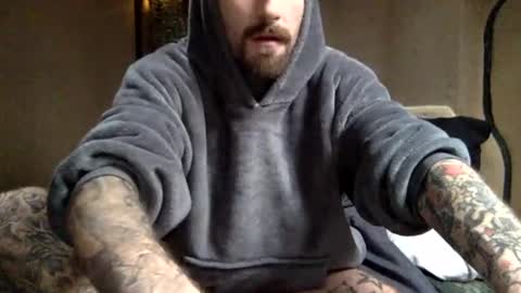 Snapshot of tuhands chatting on 01.22.25 Tuhands online show from 01.22.25