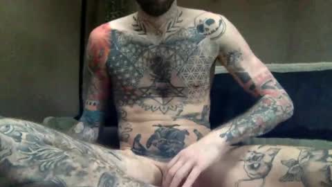 Snapshot of tuhands chatting on 02.12.25 Tuhands online show from 02.12.25