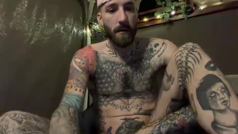 Snapshot of tuhands chatting on 03.01.25 Tuhands online show from 03.01.25