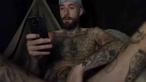 Snapshot of tuhands chatting on 11.06.25 Tuhands online show from 11.06.25