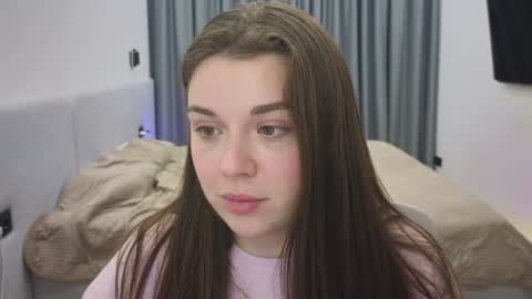 Snapshot of tutti_frutti_ chatting on 01.11.25 Ariana online show from 01.11.25