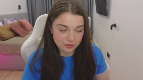 Snapshot of tutti_frutti_ chatting on 02.17.25 Ariana online show from 02.17.25
