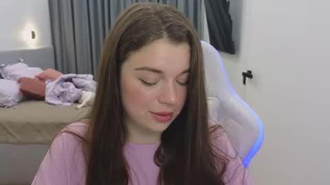 Snapshot of tutti_frutti_ chatting on 03.06.25 Ariana online show from 03.06.25