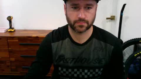 twattickler96 online show from 11.12.25